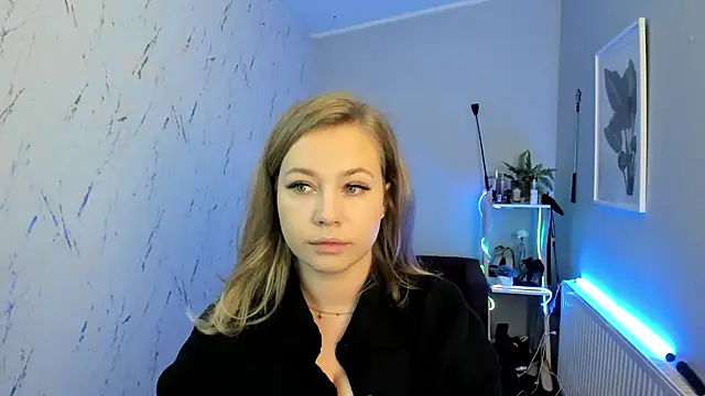 holly xglam online show from 29, 9, 2025