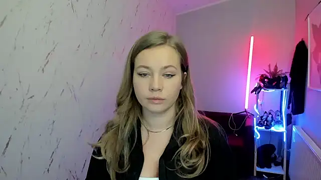 holly xglam online show from 13, 1, 2026