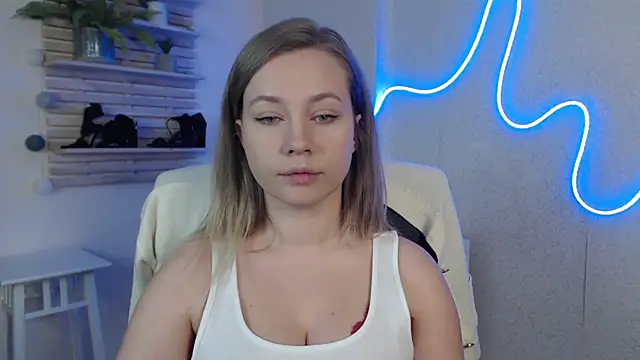 holly xglam online show from 12, 3, 2025