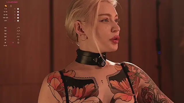 LinaKinky online show from 8, 3, 2025