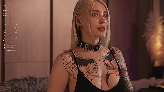 LinaKinky online show from 5, 3, 2025