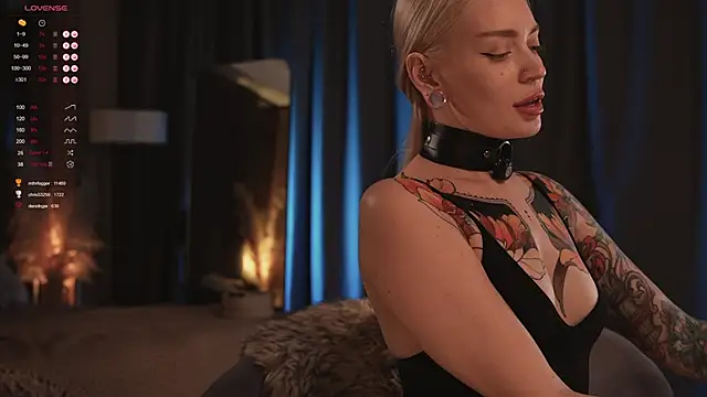 LinaKinky online show from 10, 3, 2025