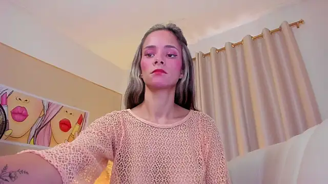 Snapshot of SkiinnyAna chatting on 22, 9, 2025 SkiinnyAna online show from 22, 9, 2025