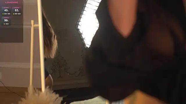 Snapshot of happywhores chatting on 17, 12, 2025 happywhores online show from 17, 12, 2025