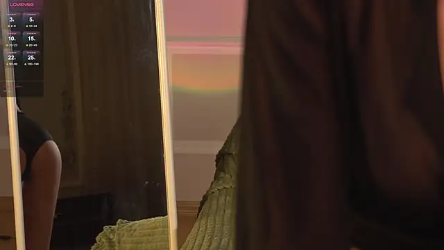 Snapshot of happywhores chatting on 23, 11, 2025 happywhores online show from 23, 11, 2025