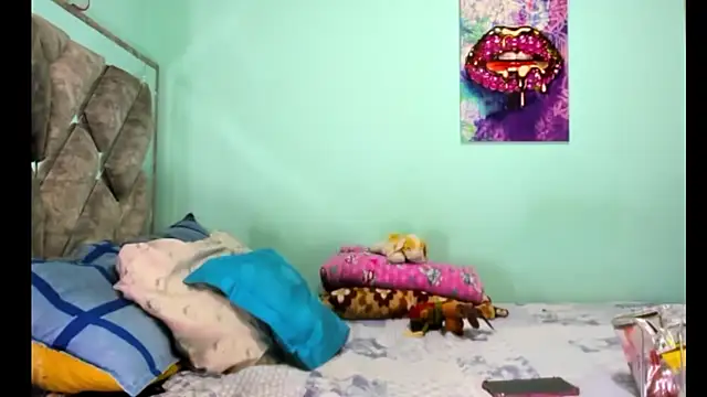 Evilmichellts1 online show from 31, 10, 2025