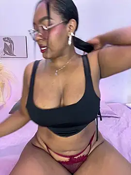 Snapshot of Esmeralda_Duarte chatting on 15, 5, 2026 Esmeralda Duarte online show from 15, 5, 2026