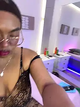 Snapshot of Esmeralda_Duarte chatting on 17, 5, 2026 Esmeralda Duarte online show from 17, 5, 2026