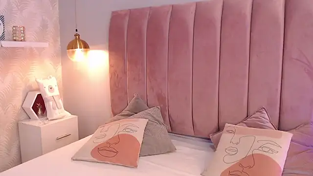 LeenaBrown online show from 5, 3, 2026