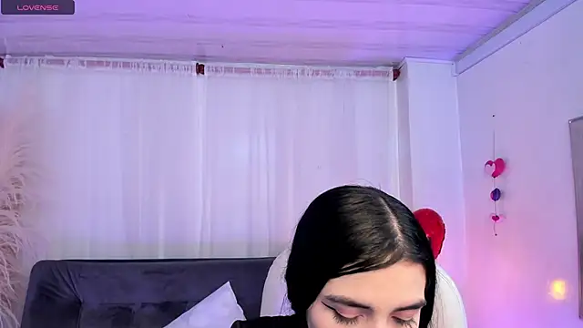 miel gomez online show from 25, 2, 2025