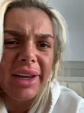 IrishTeenBarbie69 online show from 5, 4, 2026