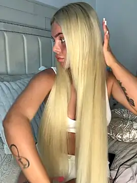 Snapshot of IrishTeenBarbie69 chatting on 16, 10, 2025 IrishTeenBarbie69 online show from 16, 10, 2025