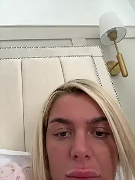 IrishTeenBarbie69 online show from 27, 3, 2026