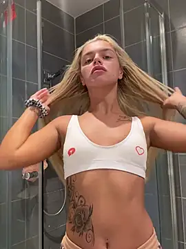 Snapshot of IrishTeenBarbie69 chatting on 21, 12, 2024 IrishTeenBarbie69 online show from 21, 12, 2024