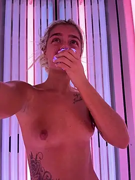 Snapshot of IrishTeenBarbie69 chatting on 20, 12, 2024 IrishTeenBarbie69 online show from 20, 12, 2024