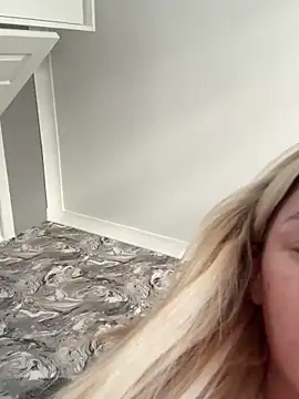 Snapshot of IrishTeenBarbie69 chatting on 24, 2, 2025 IrishTeenBarbie69 online show from 24, 2, 2025