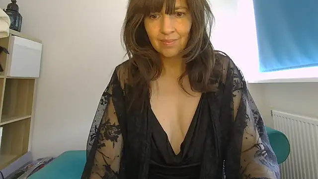 Ella Next Door online show from 15, 5, 2026