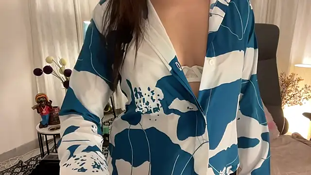 Snapshot of Unique-Beauty chatting on 6, 3, 2025 Unique-Beauty online show from 6, 3, 2025