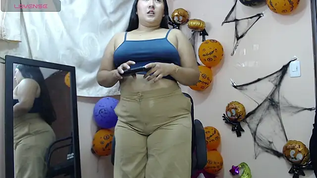 cherrycurvyyy online show from 6, 11, 2025