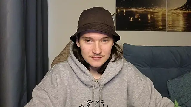 Snapshot of MoreRealAlex chatting on 7, 5, 2026 MoreRealAlex online show from 7, 5, 2026