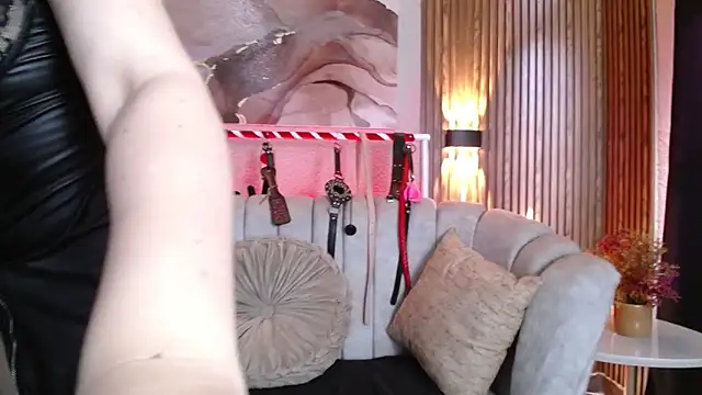 Naty slavedoll online show from 6, 4, 2026