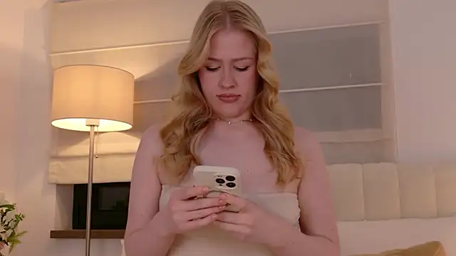 JuliaJaee online show from 22, 5, 2026