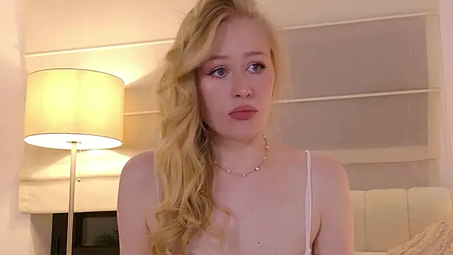 Snapshot of JuliaJaee chatting on 18, 7, 2026 JuliaJaee online show from 18, 7, 2026