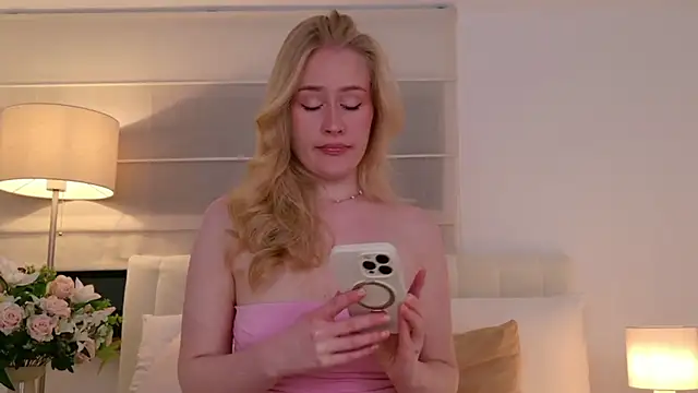 JuliaJaee online show from 17, 3, 2026