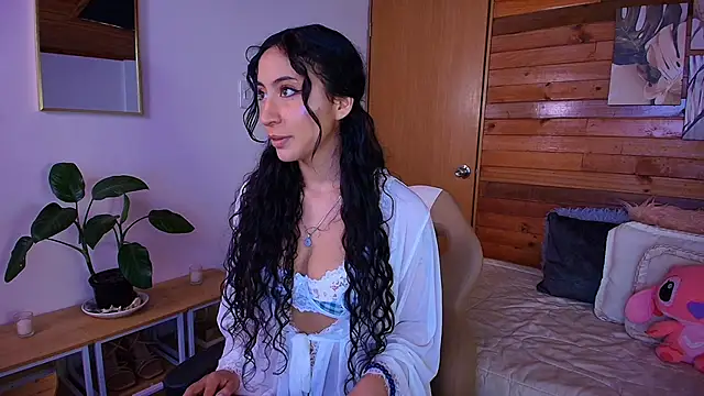 amber curly online show from 11, 4, 2026