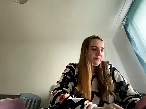 Snapshot of EvieRoseex chatting on 3, 11, 2025 EvieRoseex online show from 3, 11, 2025