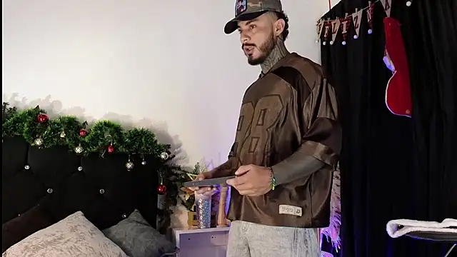 Snapshot of john_cartter1 chatting on 23, 11, 2025 john cartter1 online show from 23, 11, 2025