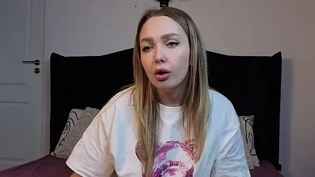 Snapshot of AnnaMaee chatting on 24, 2, 2026 AnnaMaee online show from 24, 2, 2026