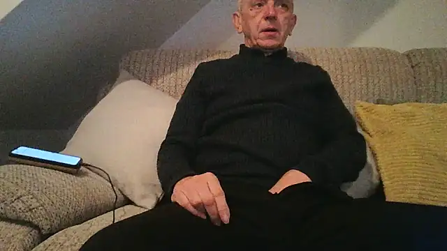 Snapshot of mr_english50 chatting on 19, 11, 2025 mr english50 online show from 19, 11, 2025