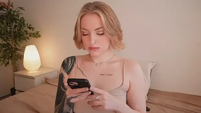 kris69kiss online show from 10, 4, 2026