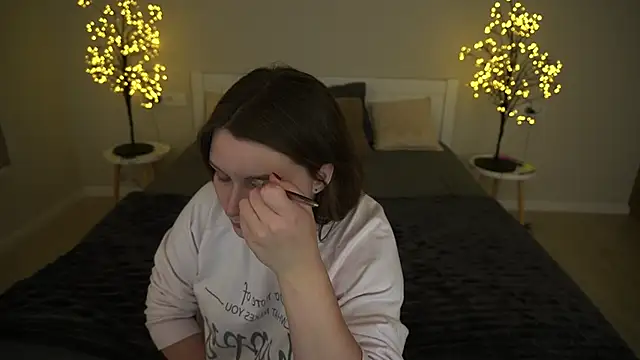 MagicPeachh  online show from 3, 10, 2025