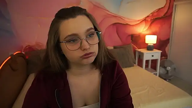 MagicPeachh  online show from 8, 10, 2025