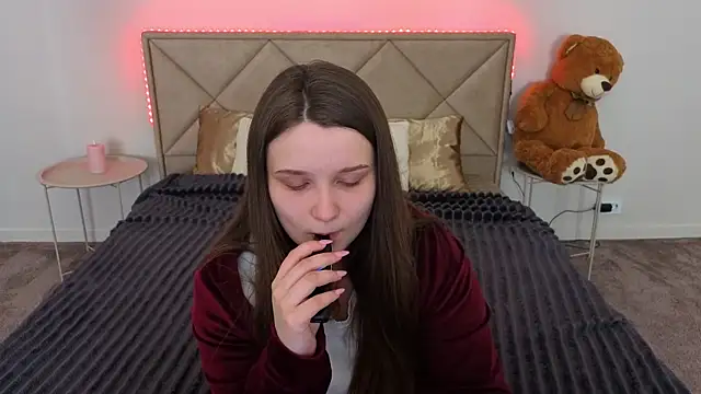 MagicPeachh  online show from 22, 4, 2026