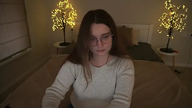 MagicPeachh  online show from 24, 9, 2025