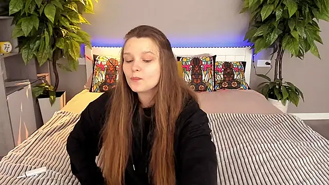 MagicPeachh  online show from 9, 9, 2025