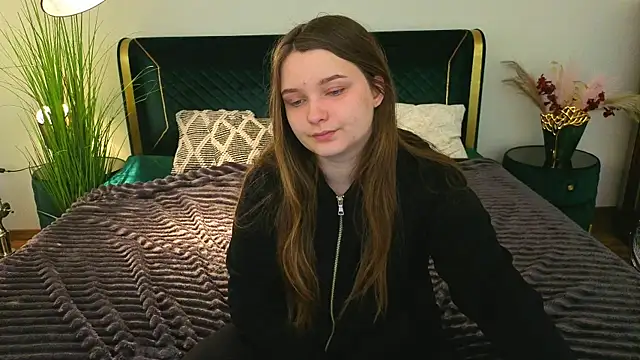 MagicPeachh  online show from 10, 4, 2026