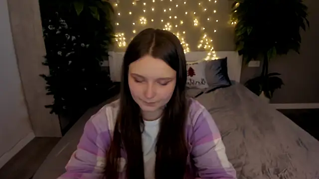 MagicPeachh  online show from 17, 12, 2025