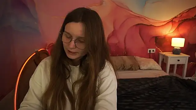 MagicPeachh  online show from 2, 10, 2025