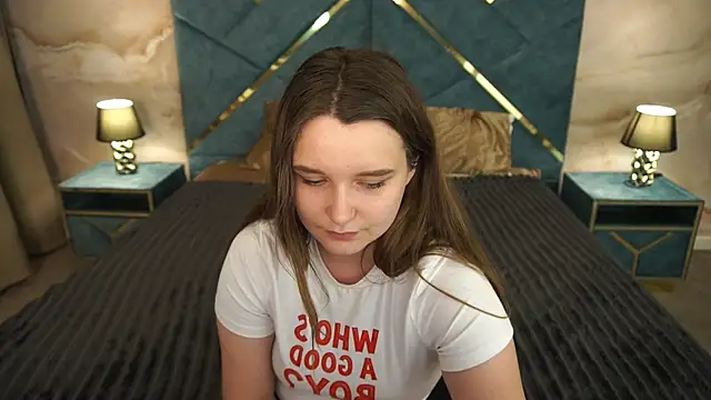 MagicPeachh  online show from 15, 7, 2026