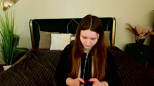 MagicPeachh  online show from 13, 3, 2026