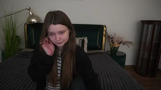 MagicPeachh  online show from 1, 6, 2026