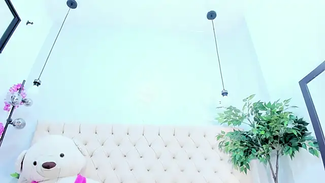 Victoria Coleman online show from 8, 11, 2025