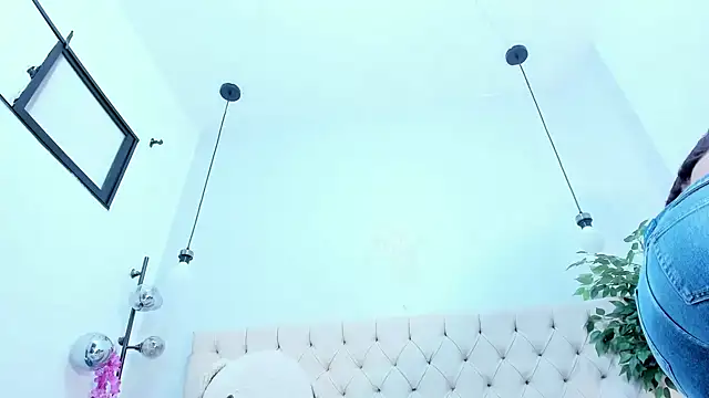 Victoria Coleman online show from 17, 11, 2025