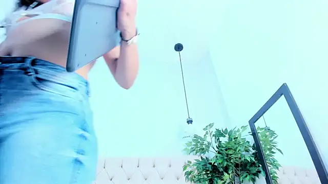 Victoria Coleman online show from 6, 11, 2025