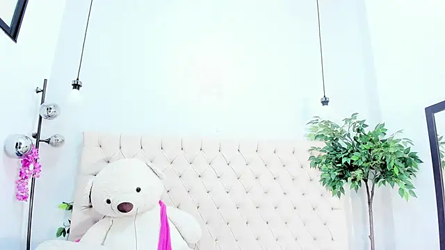 Victoria Coleman online show from 18, 11, 2025