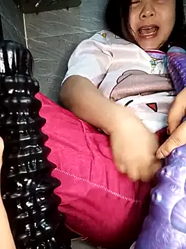 Snapshot of Kute_sex18 chatting on 9, 2, 2025 Kute sex18 online show from 9, 2, 2025